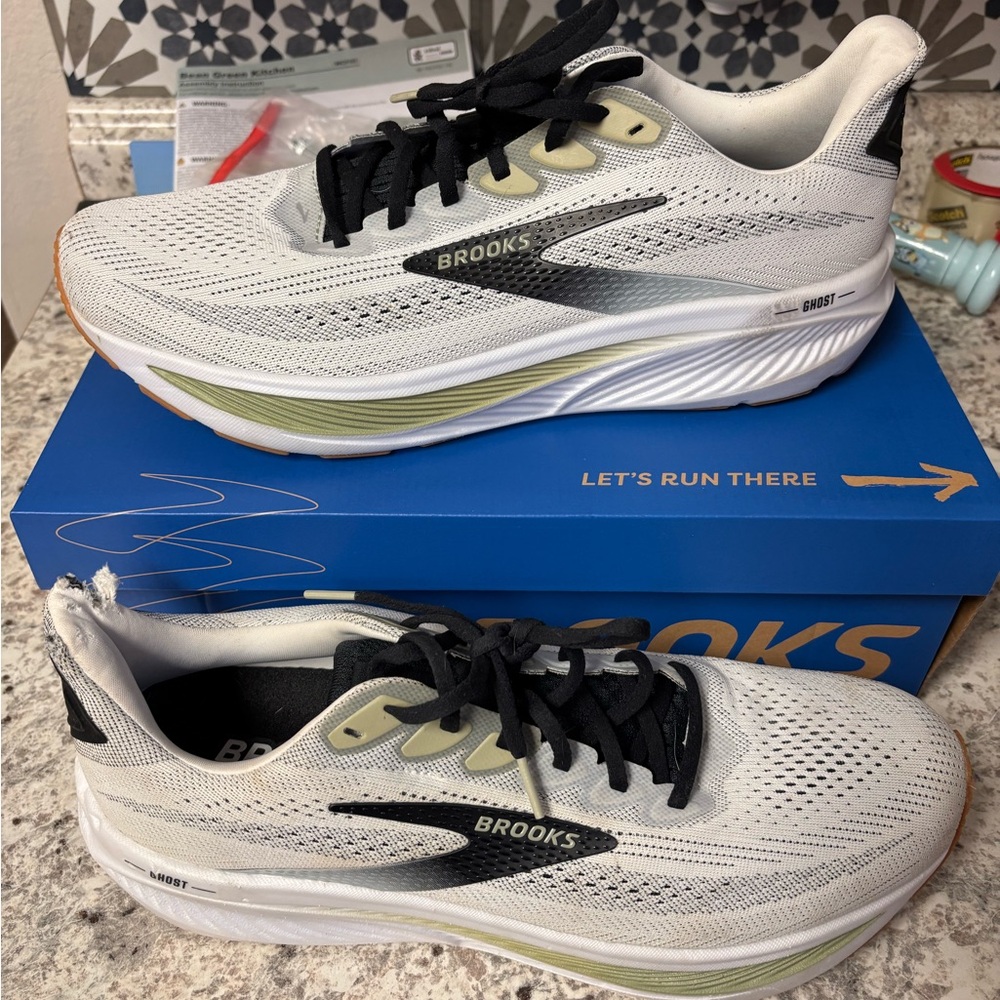 Brooks Ghost 17 White Black Tea 13 Running/Walking Shoe 110442 1D 191 See Pics